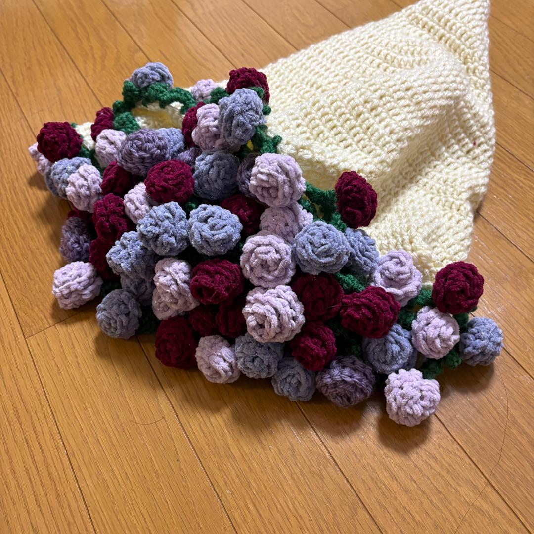 バラの花束ブランケット直径84センチメートル　60本の大きなバラストールとしても