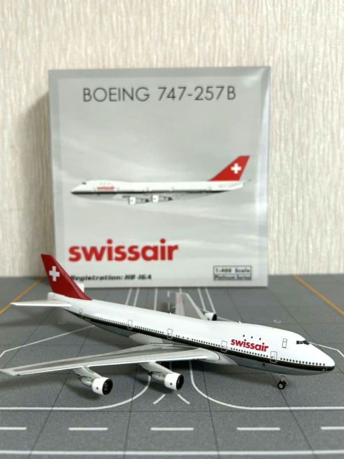 ♪︎Boeing 747-257B スイスエアー 1:400 PHENIX