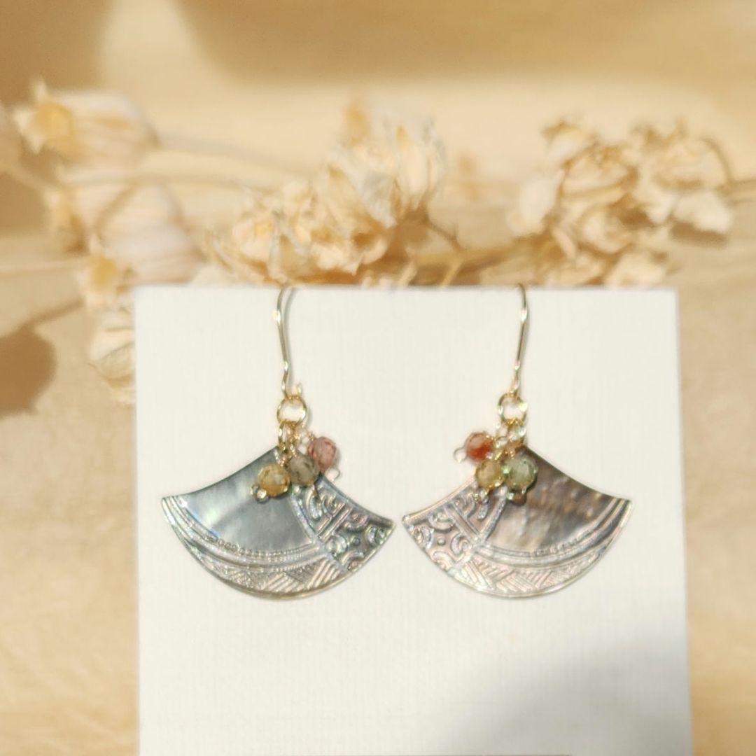 天然シェル刻印１４kgfピアス