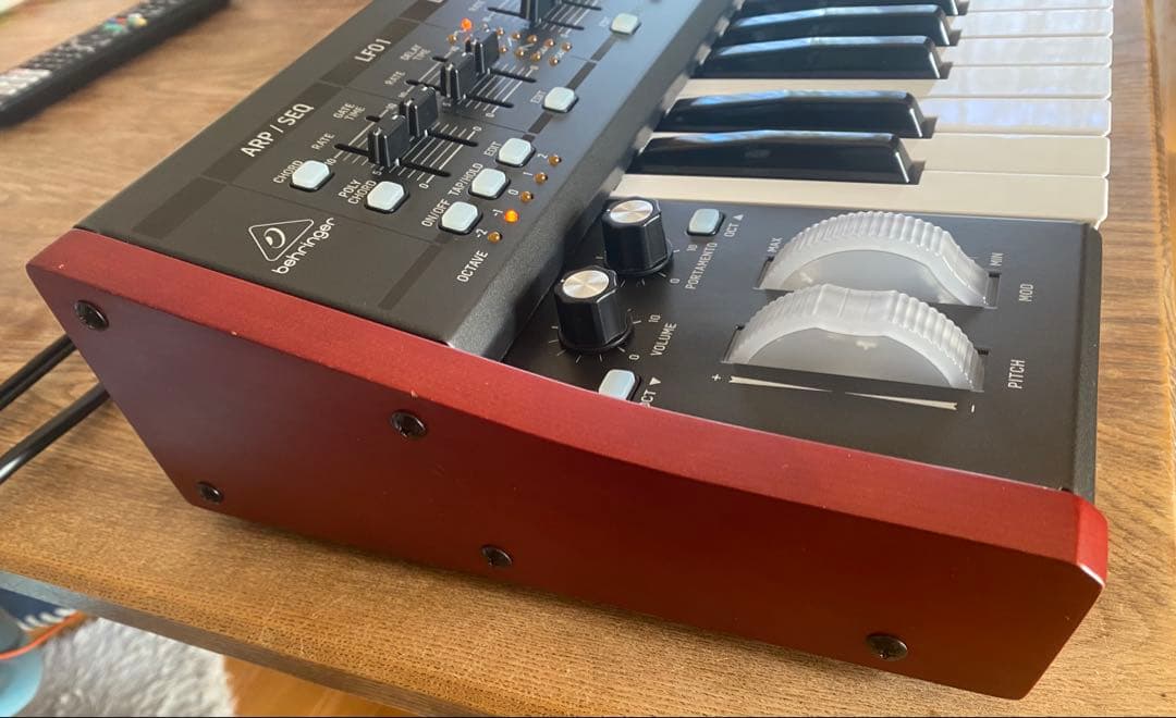 behringer DeepMind12 アナログ・シンセサイザー