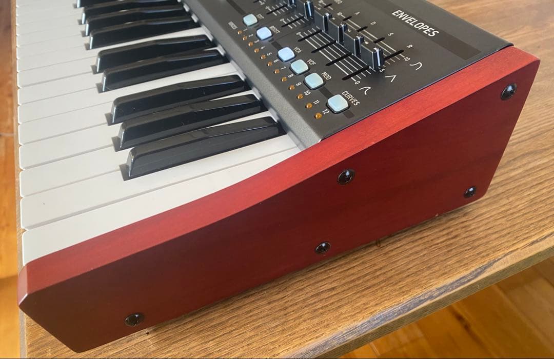 behringer DeepMind12 アナログ・シンセサイザー