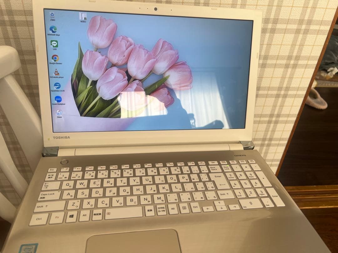TOSHIBA dynabook 15.6インチ ゴールド