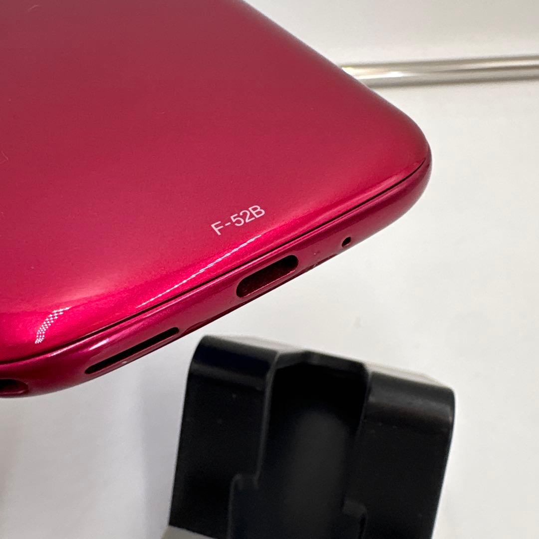 超美品　docomo らくらくスマートフォン F-52B