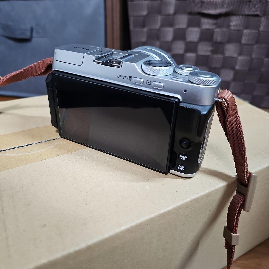 FUJIFIM X-A7 ミラーレスカメラ　動作良品