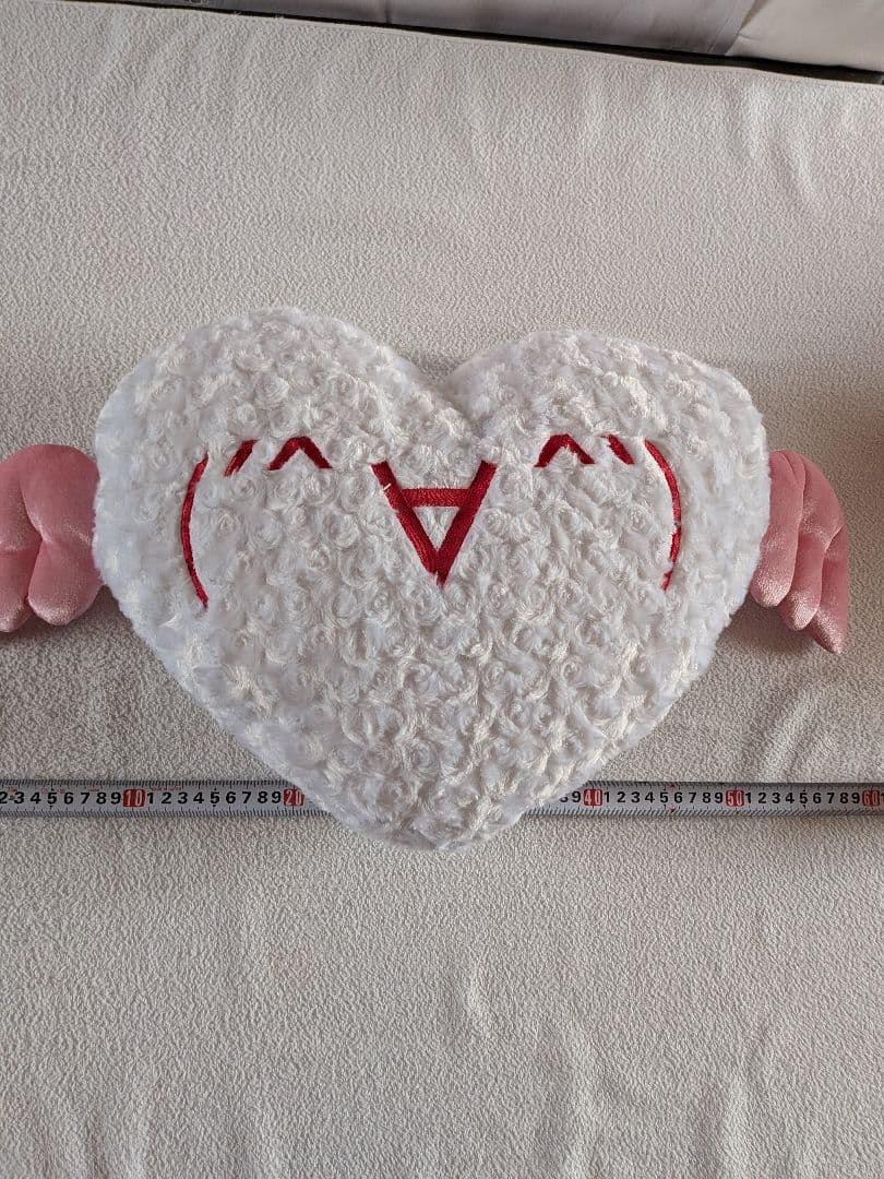 ハート型クッション（翼付き）ピンク.ホワイト計3個です　大サイズ