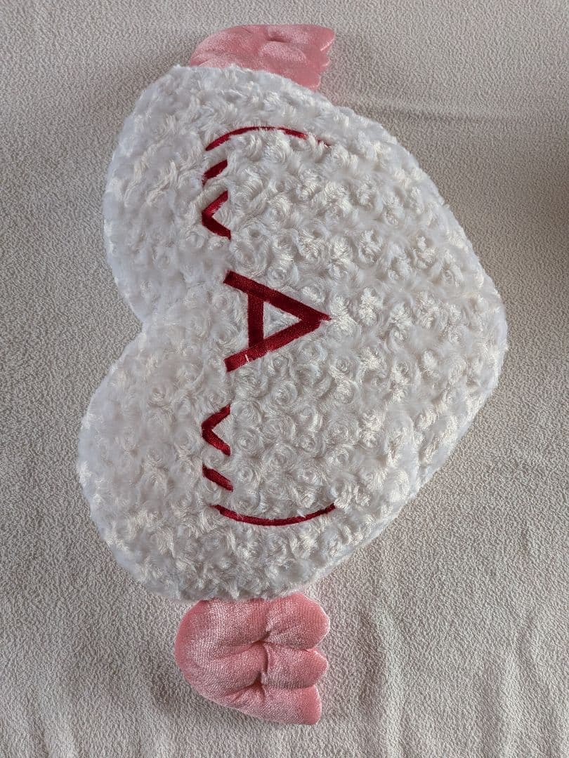 ハート型クッション（翼付き）ピンク.ホワイト計3個です　大サイズ