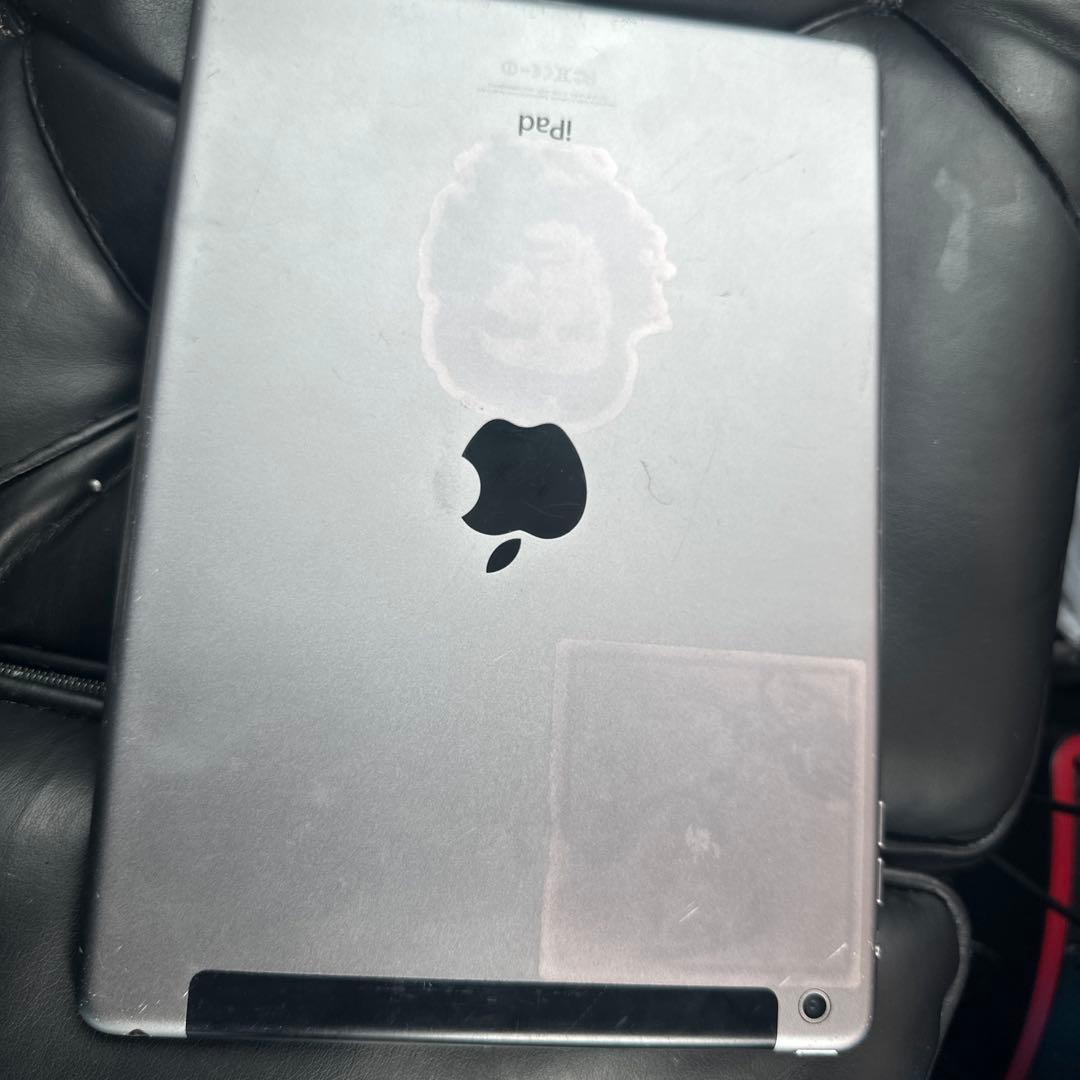 Apple iPad シルバー 本体64G チェ.ゲバラ