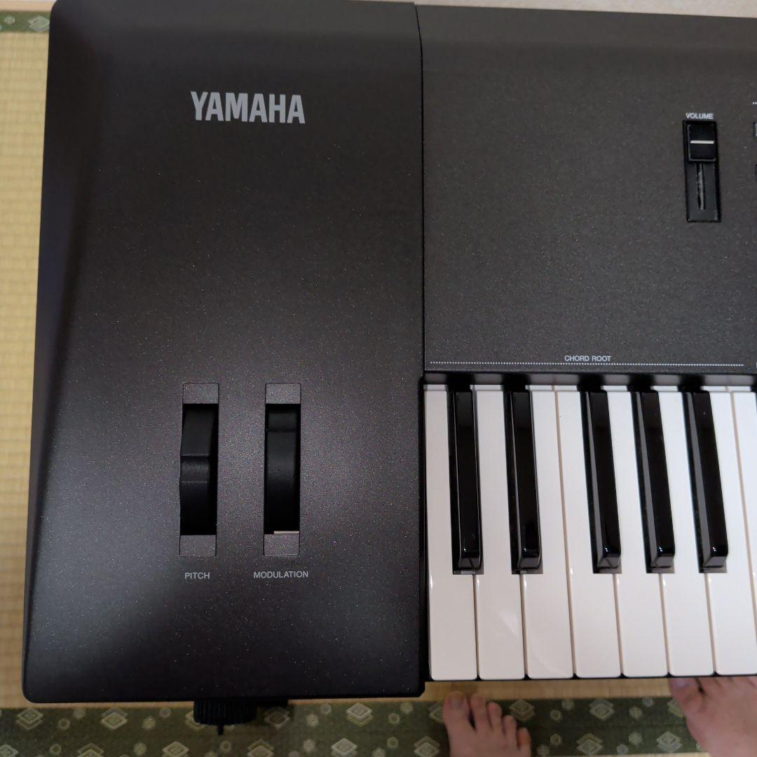Yamaha QS-300 シンセサイザー