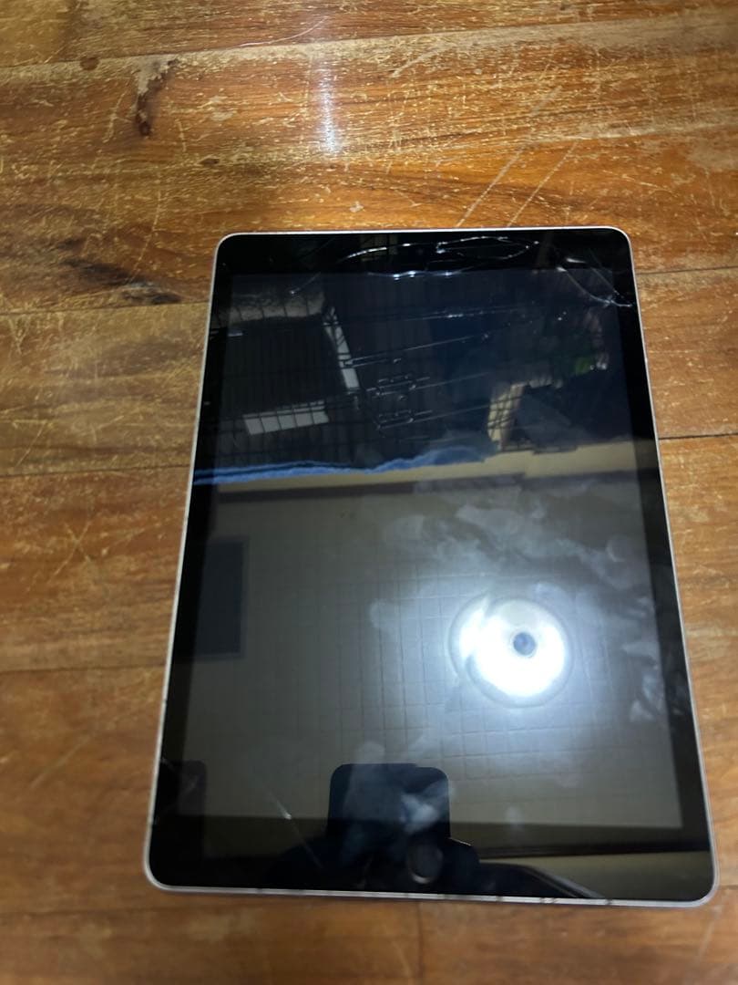 iPad 9世代 64GB Wi-Fi 10.2インチ 画面割れ