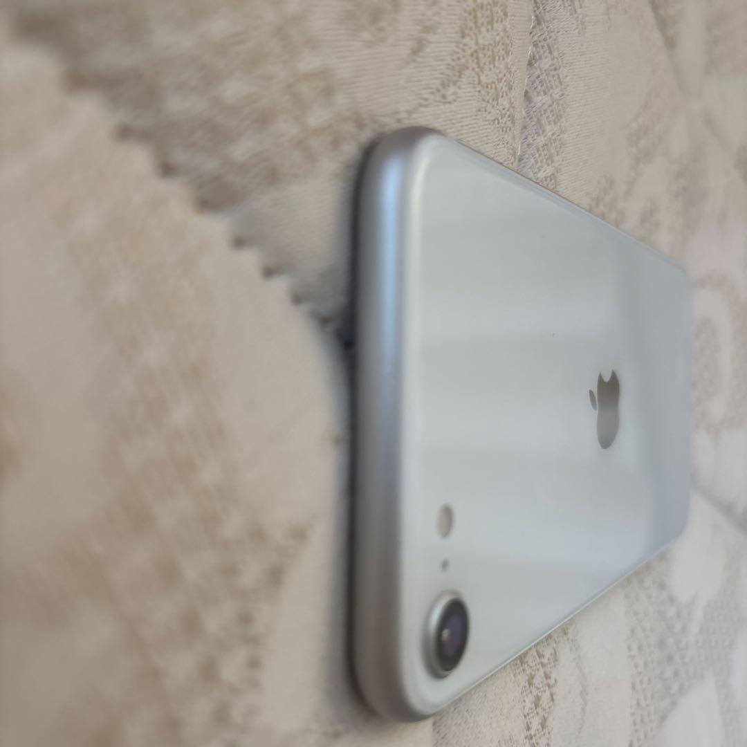 iPhone SE 第2世代 64GB SIMフリー 美品