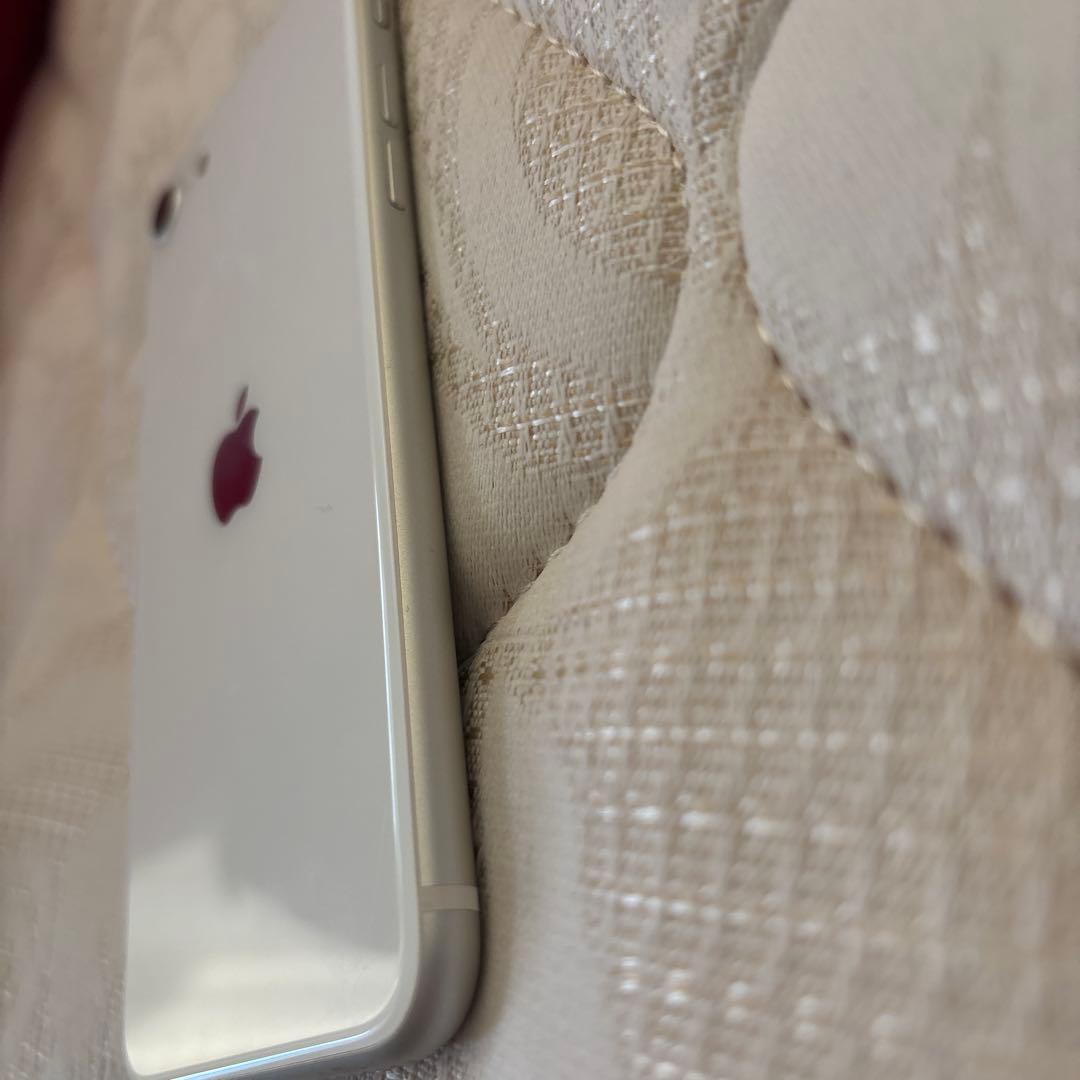 iPhone SE 第2世代 64GB SIMフリー 美品