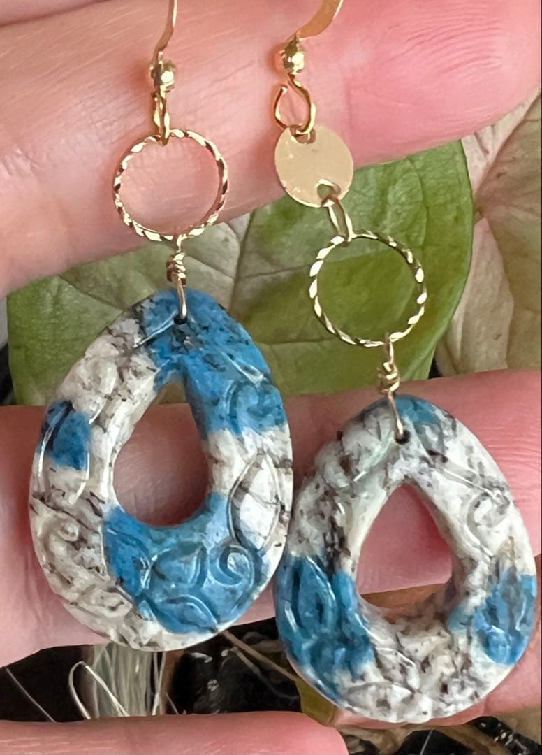 k2ジャスパー　プルメリアスクロールカービング　14kgf アシメピアス