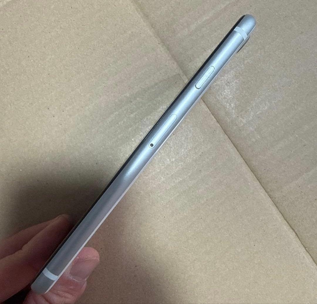 iPhone se 第2世代　64GB