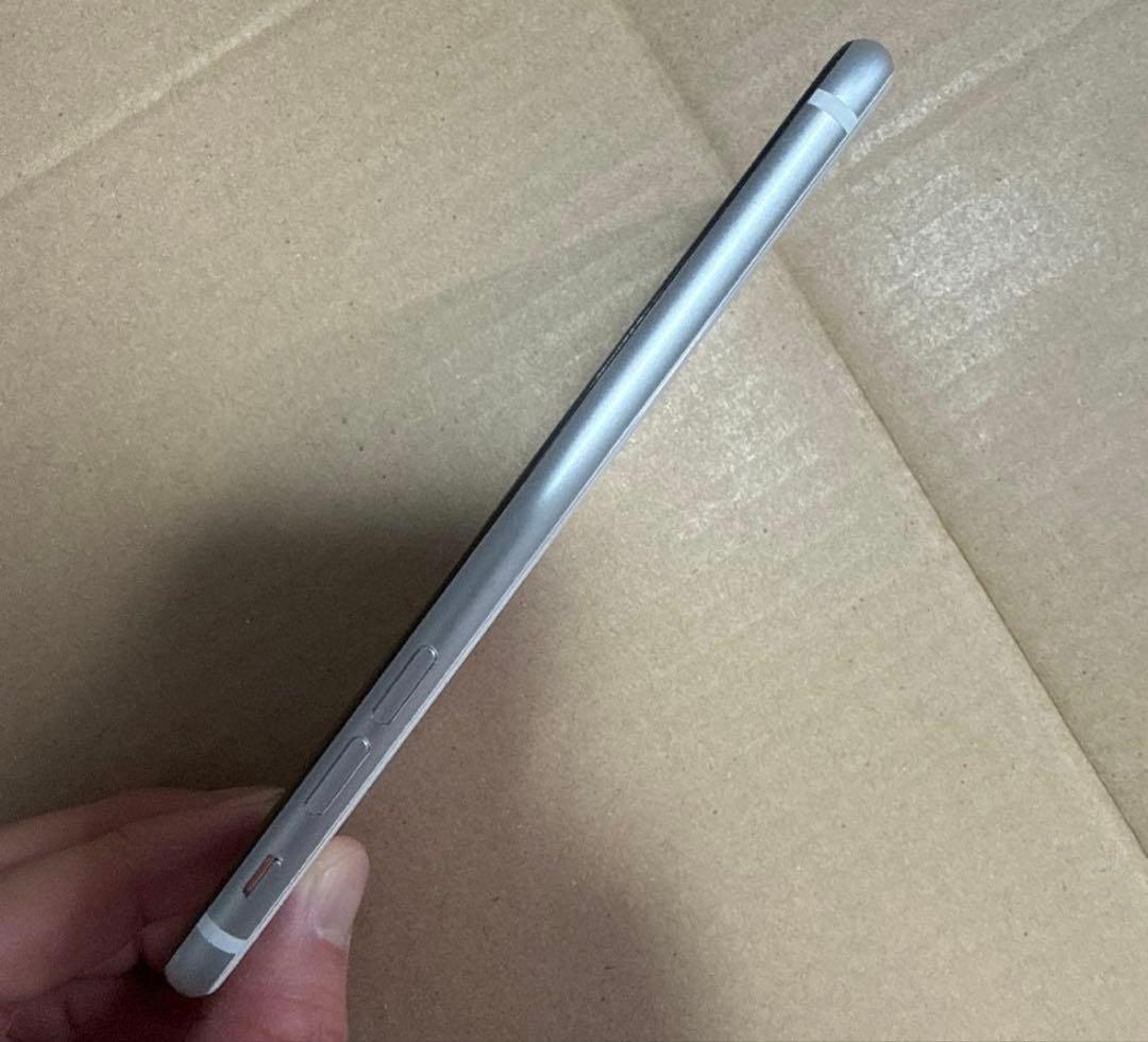 iPhone se 第2世代　64GB