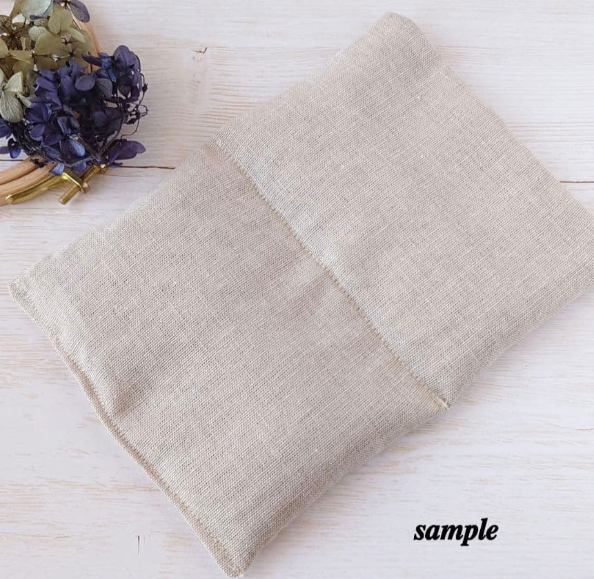 手刺繍入あずき/小豆のお腹ピロー【うさこと黄色い花】