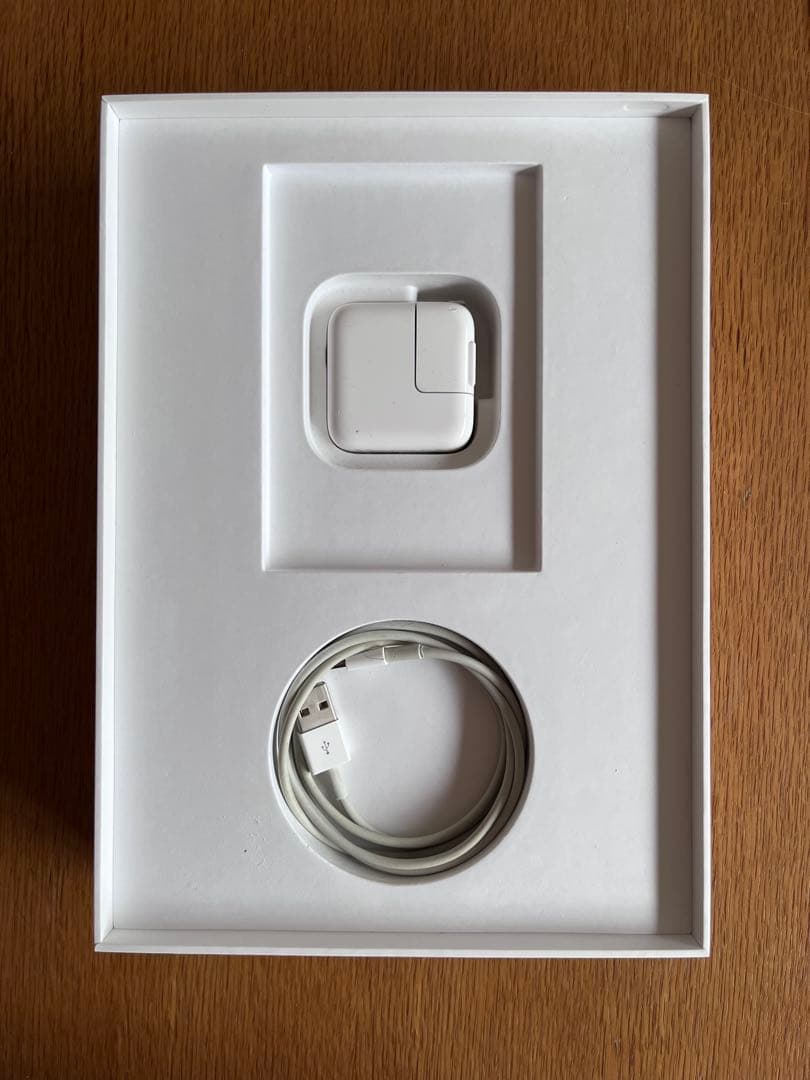 iPad 第6世代 32GB Wi-Fi ゴールド 外箱・充電器・ペンシル付