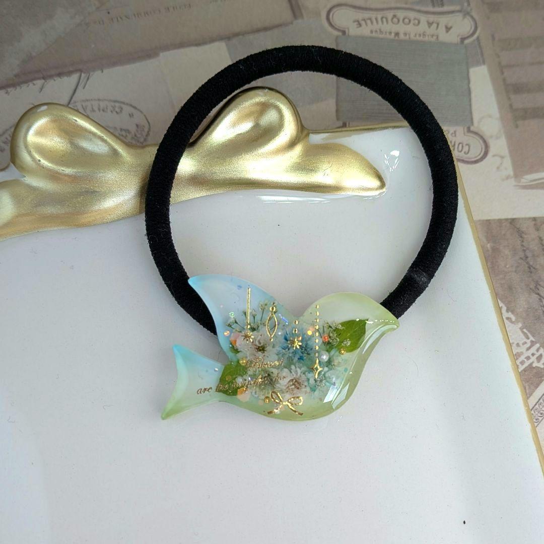 ＃494 小鳥✴アクアブルー＆グリーン✴ブーケ✴レジンヘアゴムキーホルダー