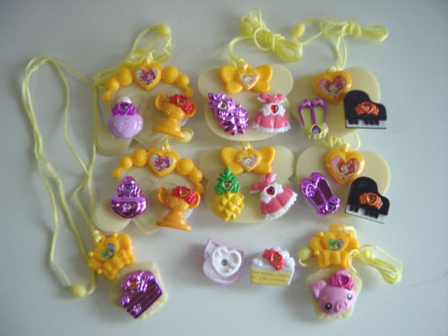 ♯Iej30AT プリキュア キュアデコル アレンジ チャーム セット 16種