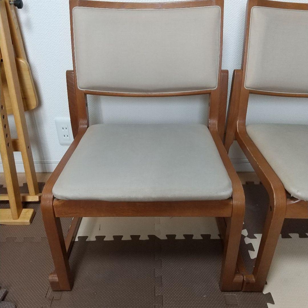 カリモク家具のモダンデザイン 椅子 2脚セット