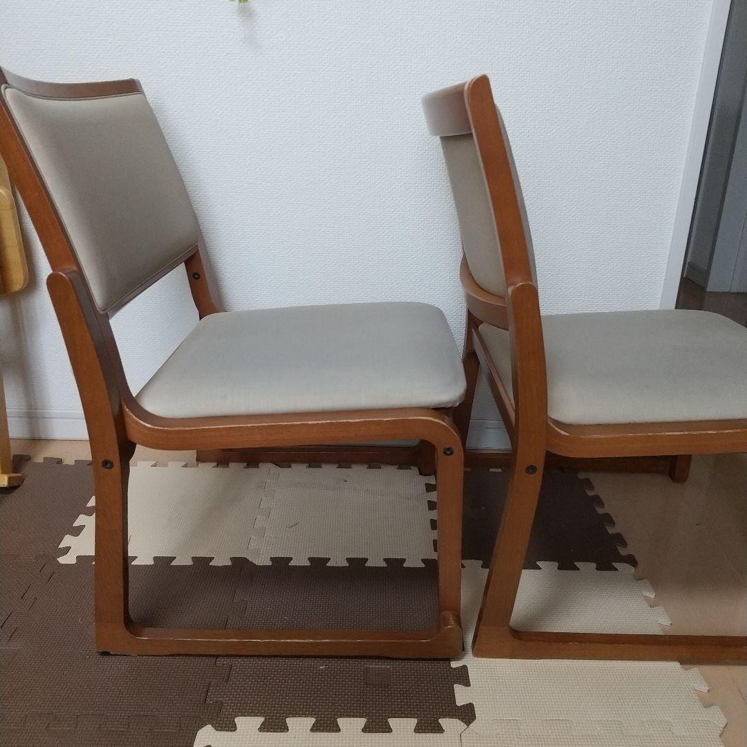 カリモク家具のモダンデザイン 椅子 2脚セット