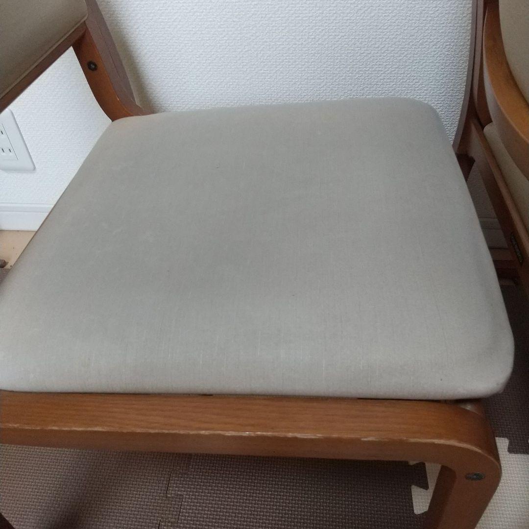 カリモク家具のモダンデザイン 椅子 2脚セット