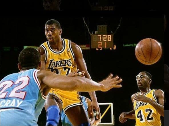 NBA マジック ジョンソン フィギュア