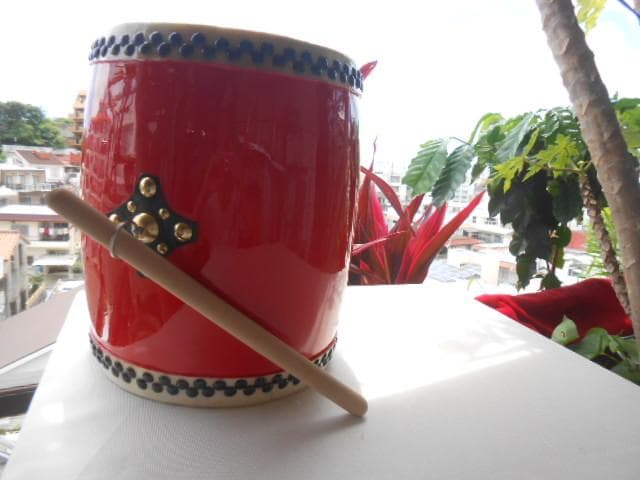 ☆限定未使用(送料無料)14.980円Nエイサー小太鼓24cm*31cm 撥付