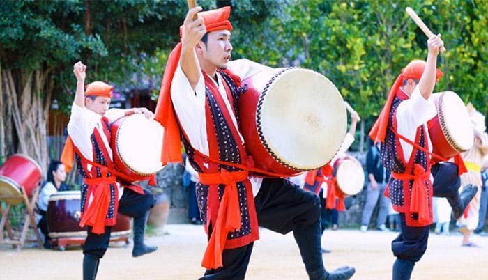 ☆限定未使用(送料無料)14.980円Nエイサー小太鼓24cm*31cm 撥付