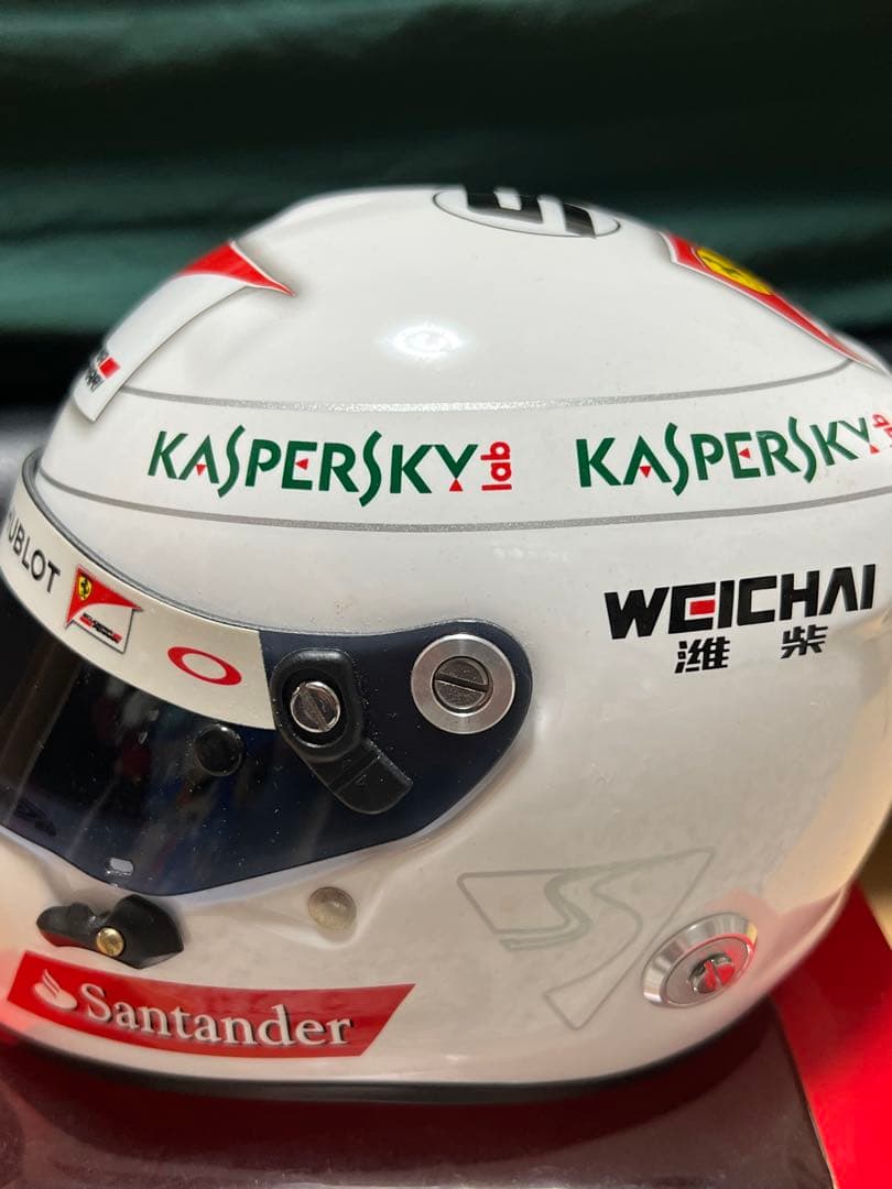 セバスチャン・ベッテル フェラーリ 2015年 1/2 ヘルメット