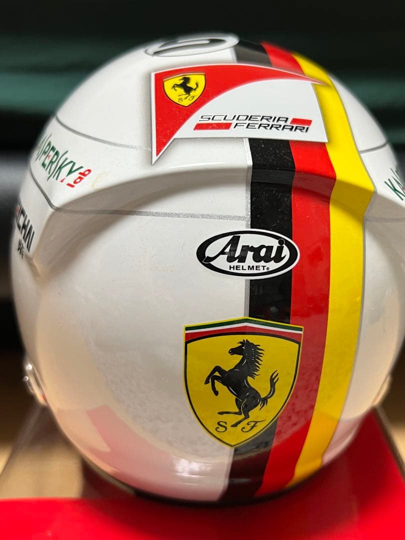 セバスチャン・ベッテル フェラーリ 2015年 1/2 ヘルメット