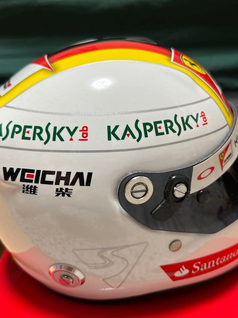 セバスチャン・ベッテル フェラーリ 2015年 1/2 ヘルメット