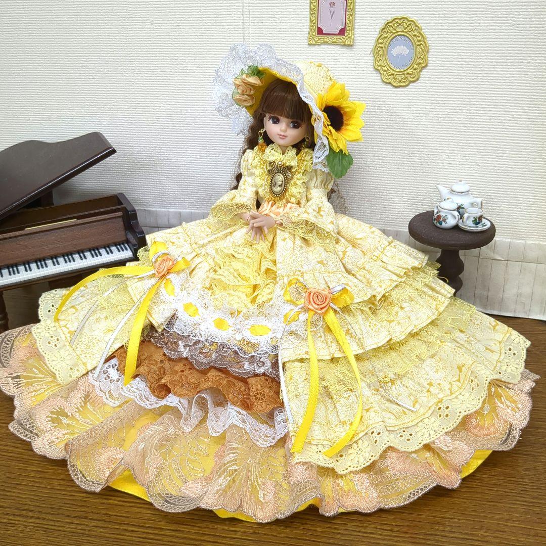 ゆ*ん様 ジェニーフレンド27cmドール服　ひまわりのドレス