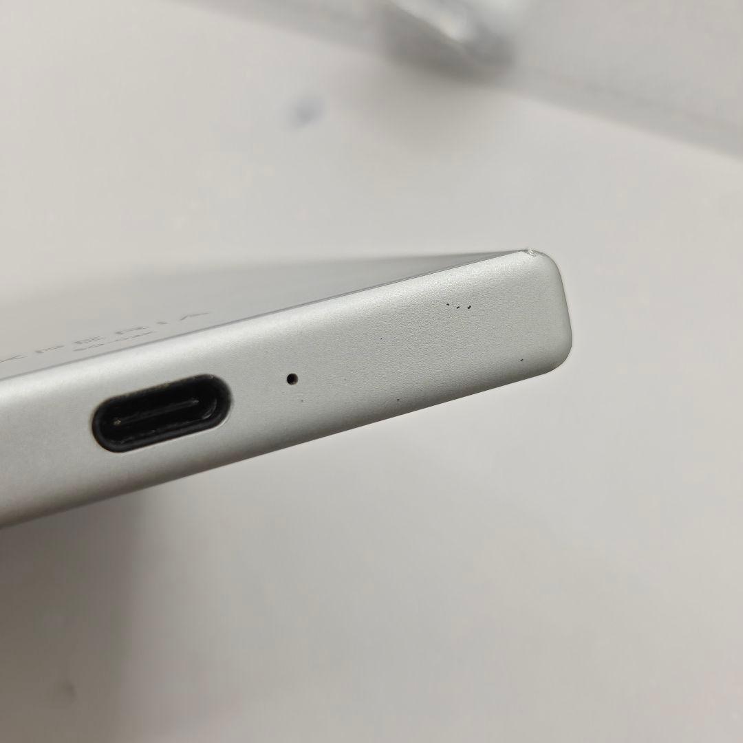 JA217 XPERIA XZ1 (SO-02K) docomo スマホ　本体