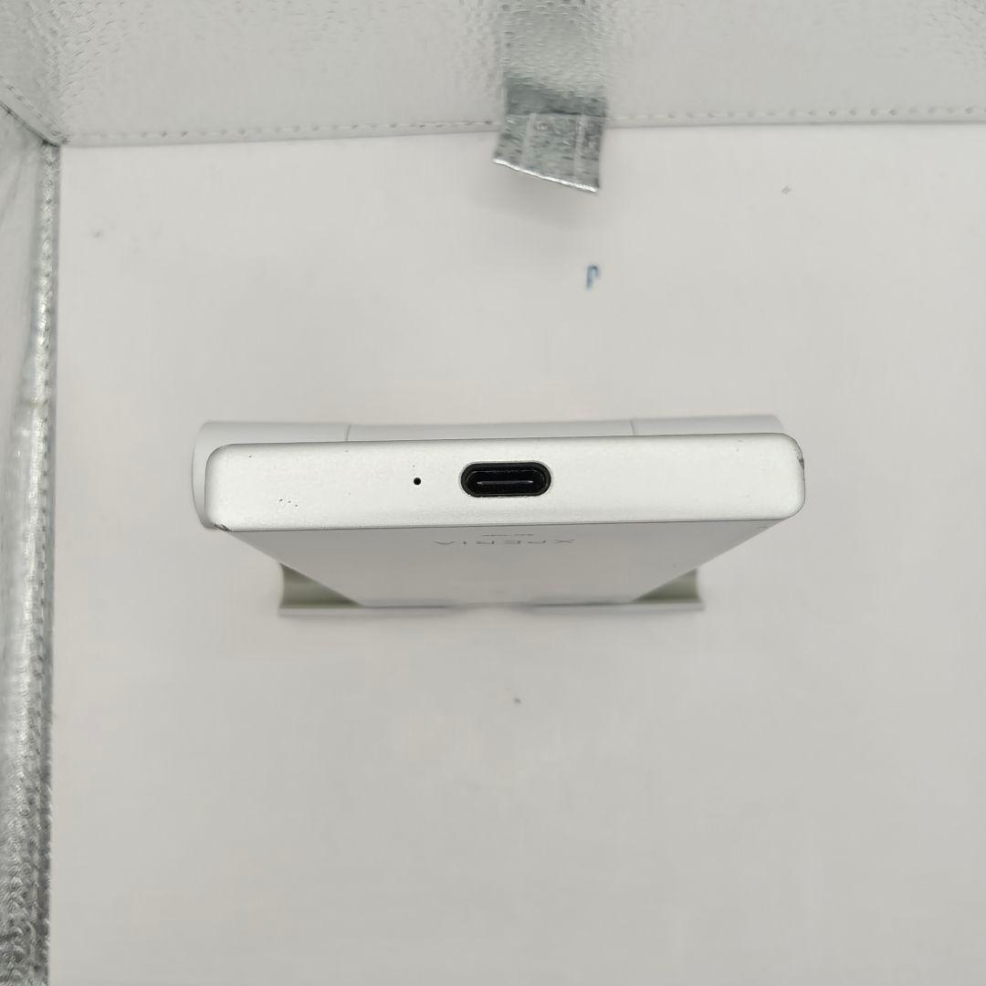 JA217 XPERIA XZ1 (SO-02K) docomo スマホ　本体