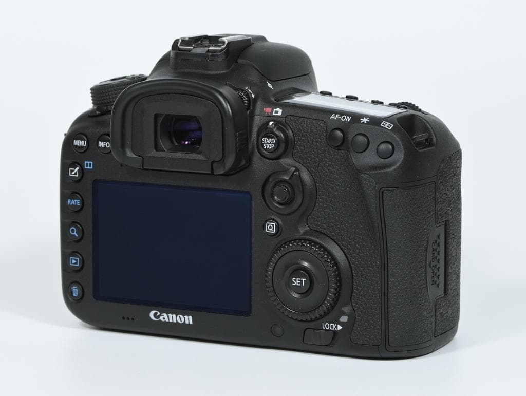 【美品】 キヤノン　Canon EOS 7D Mark II ボディ