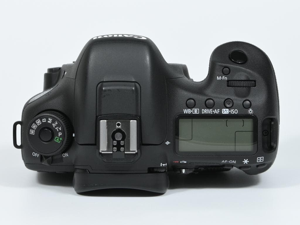 【美品】 キヤノン　Canon EOS 7D Mark II ボディ