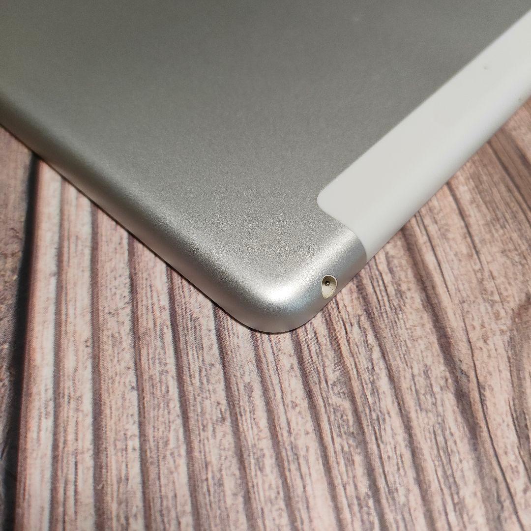iPad 第8世代 32GB SIMフリー 美品