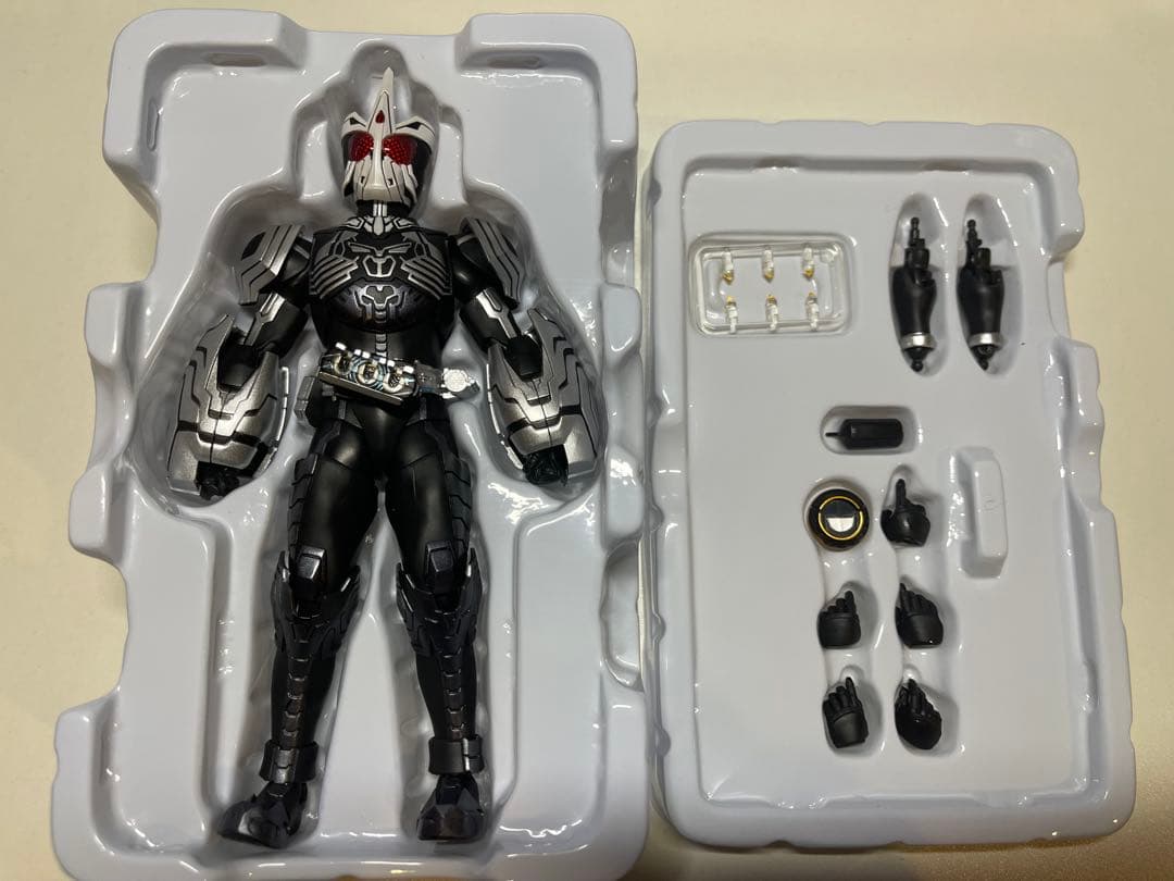 S.H.Figuarts（真骨彫製法）仮面ライダーオーズ サゴーゾ コンボ