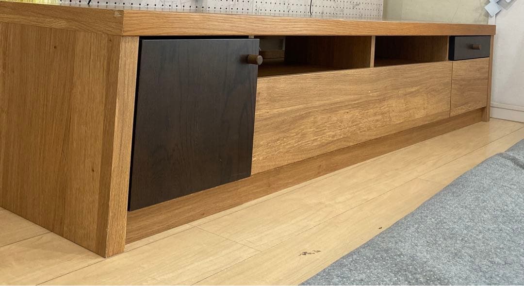 テレビボード　180cm