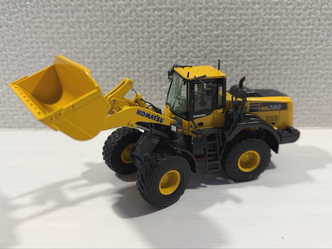 【1/50】コマツWA380-8 ミニチュア