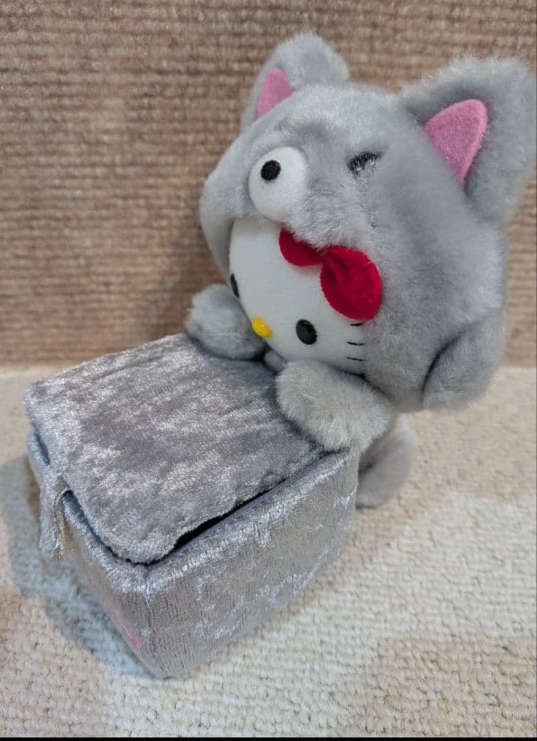 北海道限定　ハローキティ　銀ギツネ　ぬいぐるみ2004年　ぬいぐるみ小物入れ