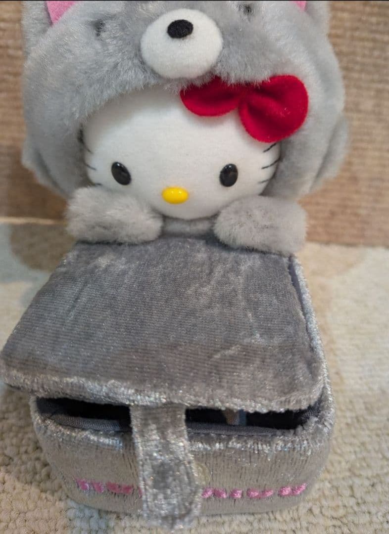 北海道限定　ハローキティ　銀ギツネ　ぬいぐるみ2004年　ぬいぐるみ小物入れ