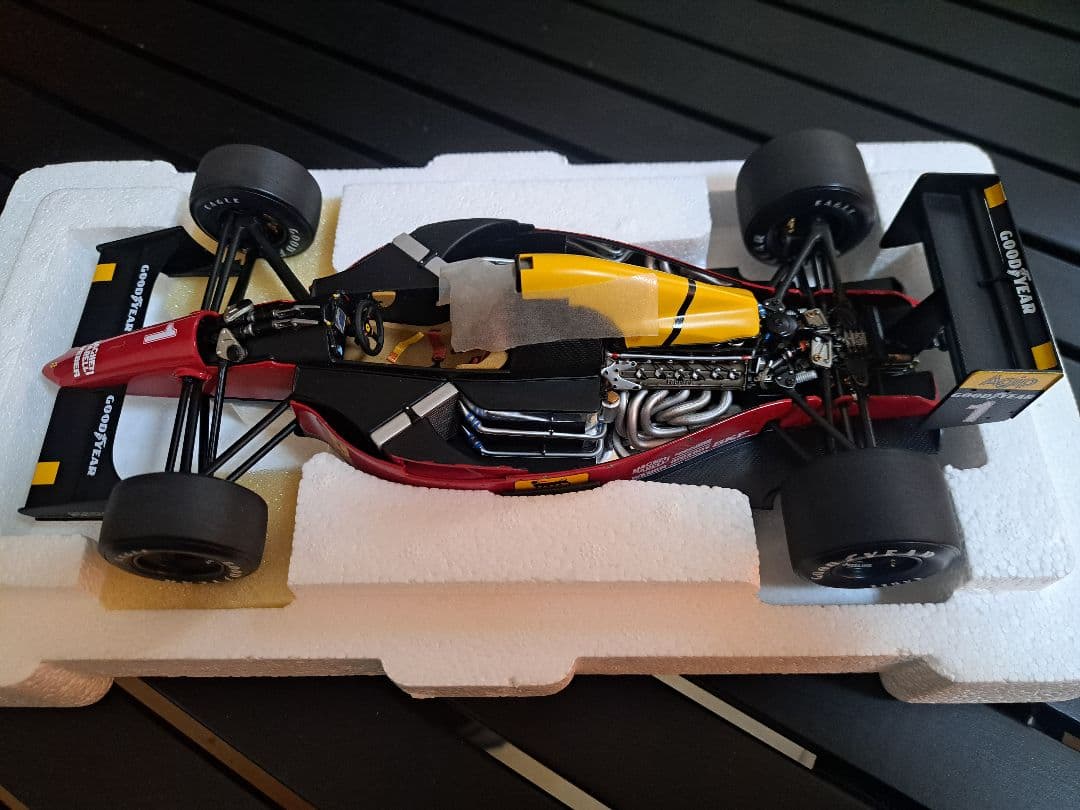 F1ミニカー exoto 1/18 Ferrari 641/2 A.PROST