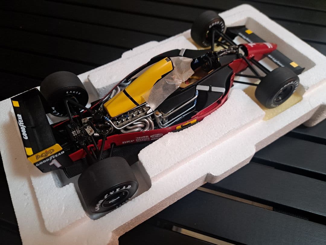 F1ミニカー exoto 1/18 Ferrari 641/2 A.PROST
