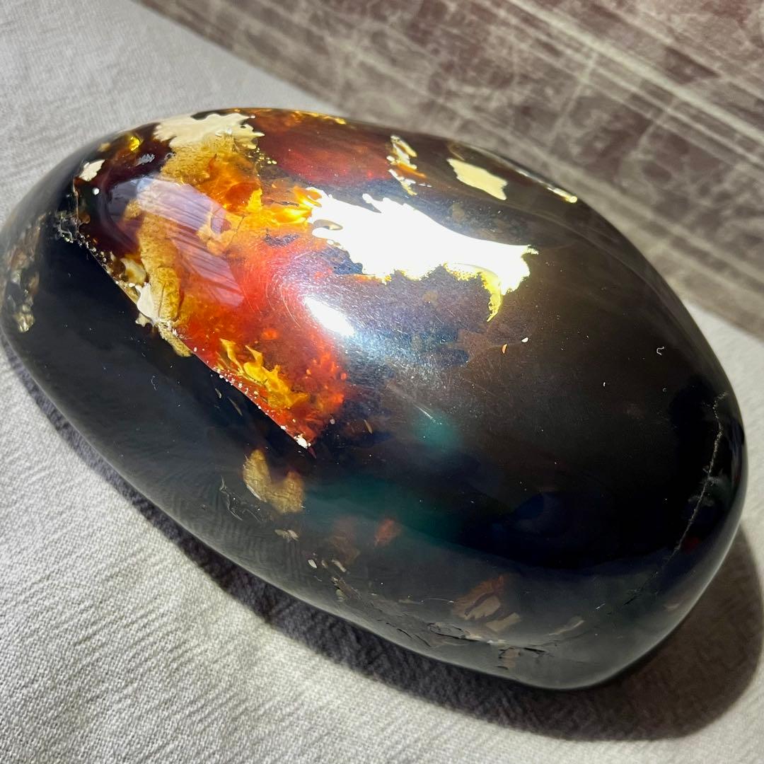 琥珀 原石 チェリーレッド ブルー アンバー 巨大 レア 天然石 化石 鑑賞石