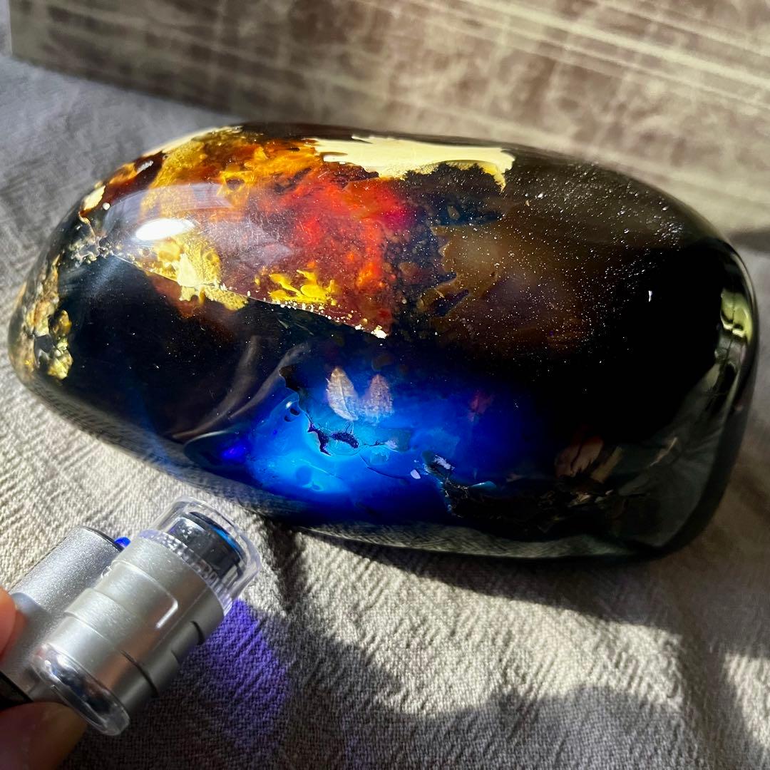 琥珀 原石 チェリーレッド ブルー アンバー 巨大 レア 天然石 化石 鑑賞石