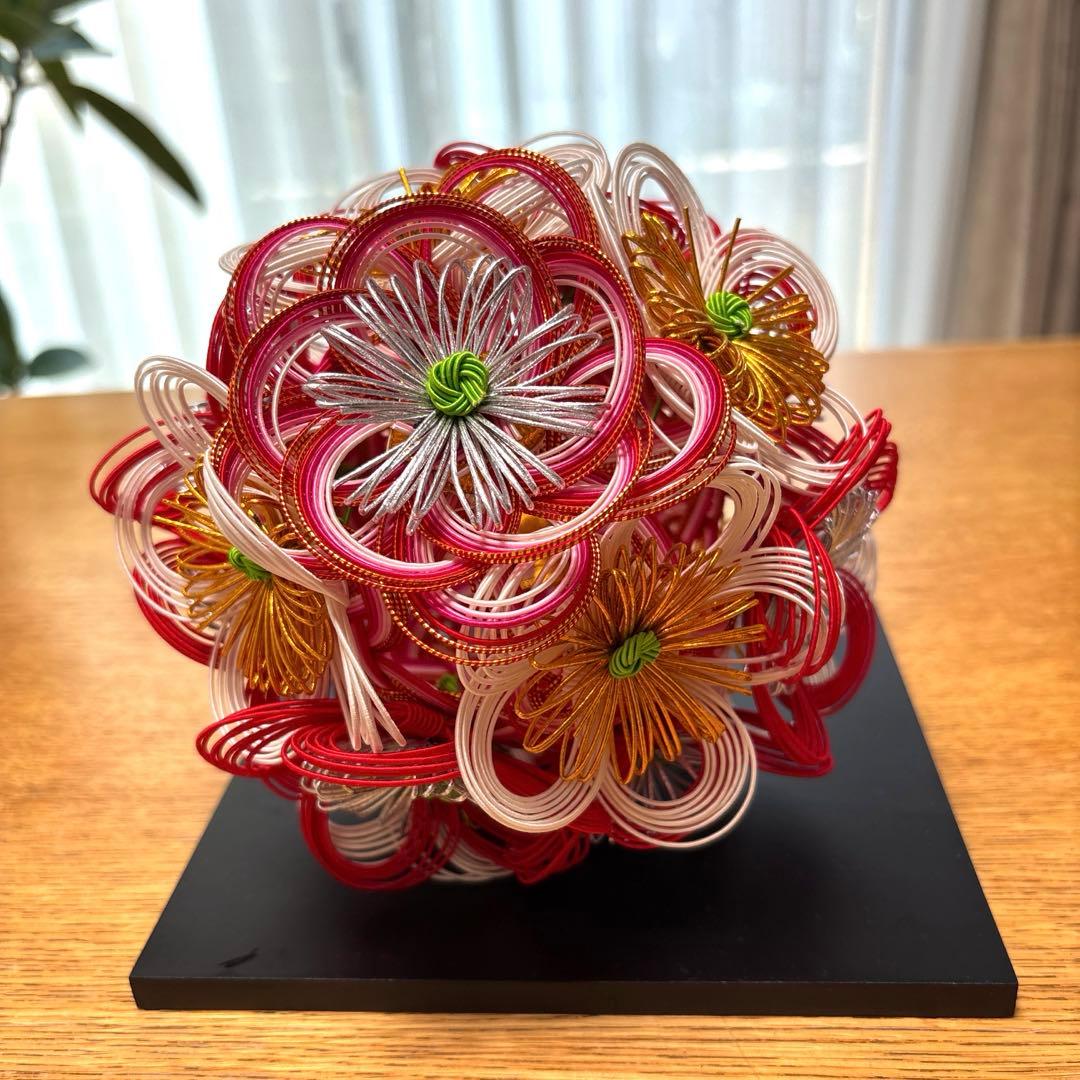 梅のくす球　加賀水引 津田水引折型