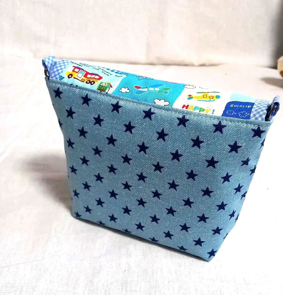 手作り☆可愛いパッチワーク風の車柄の保冷保温お弁当ケース☆小サイズ☆