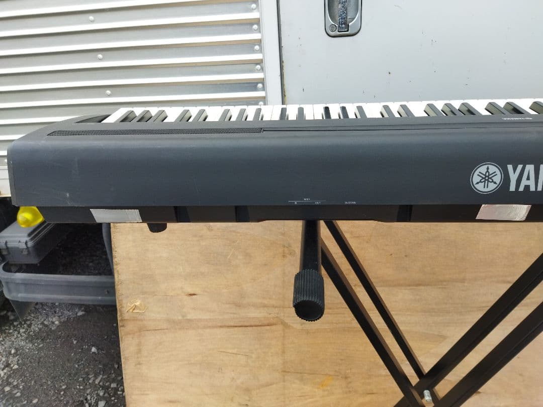 ヤマハ　YAMAHA　電子ピアノ スタンド付　P-95 動作OK