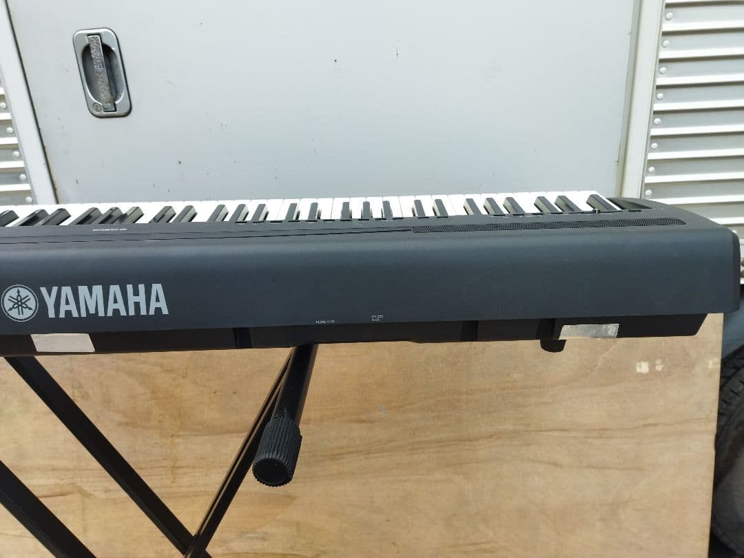 ヤマハ　YAMAHA　電子ピアノ スタンド付　P-95 動作OK